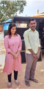 டேனி படப்பிடிப்பின்போது நாயகி வரலட்சுமியோடு எடுத்துக்கொண்ட புகைப்படம்