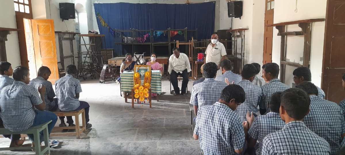 பூவிருந்தவல்லி பார்வைத்திறன் குறையுடையோருக்கான அரசு மேல்நிலைப்பள்ளியில் நடைபெற்ற பிரெயில்தின கொண்டாட்டப் புகைப்படங்கள்