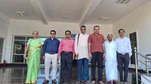 இடமிருந்து ராதாபாய், மகேந்திரன், சரவணமணிகண்டன், சிவராமன், பூபதி, தேநீ சீருடையான், ஜவஹர்